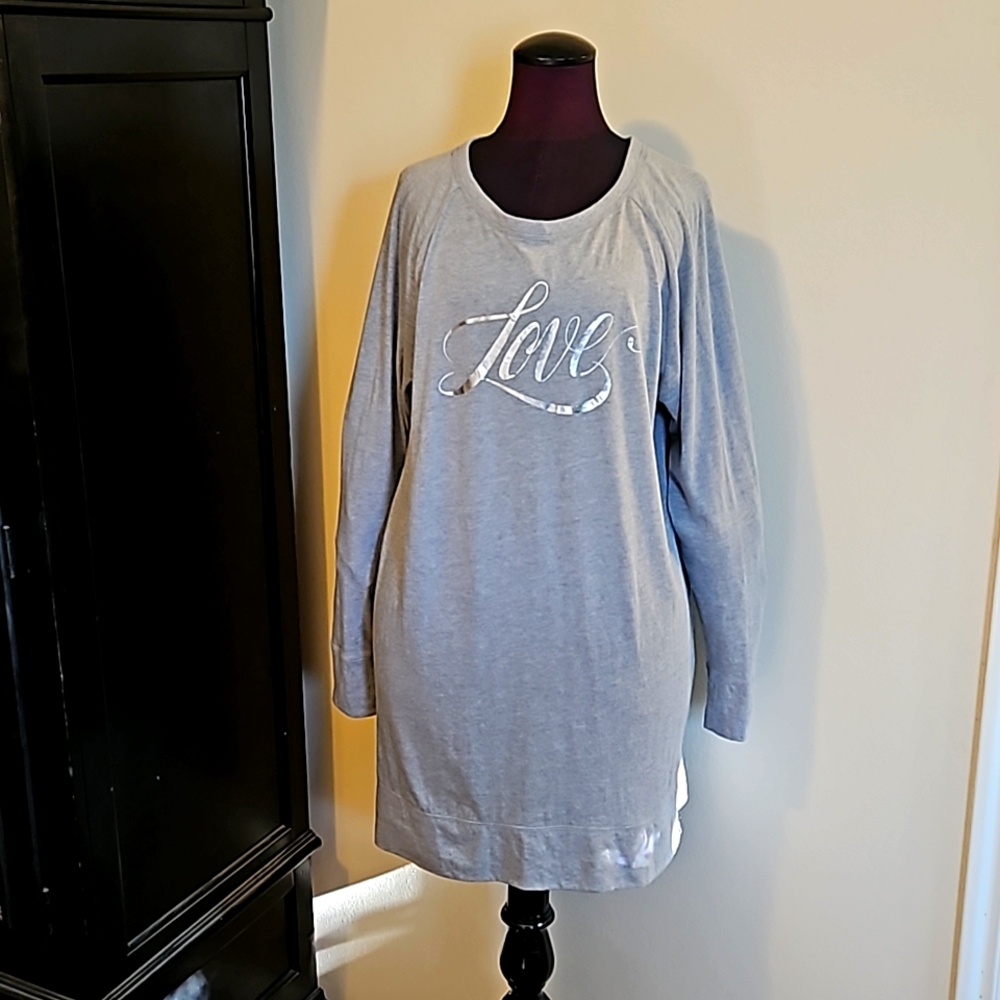 NWOT Victoria's Secret Love Sleep shirt sz M